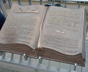 Thumb_denkmal-boatpeople